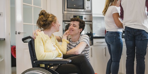Avoir un enfant en situation de handicap oblige presque toujours à une bataille de tous les jours