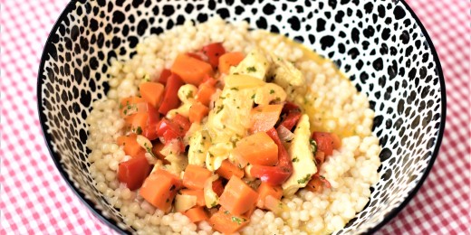 Une recette de poulet aux inspirations colorées et indiennes