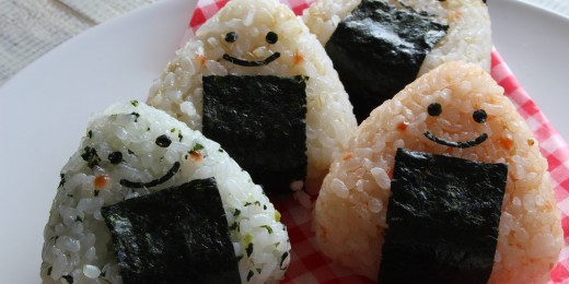 Un sandwich traditionnel japonais revisité avec des crevettes grises