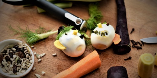 Une sympathique petite activité culinaire&nbsp;: transformer des œufs cuits durs en têtes bizarroïdes 100 % comestibles