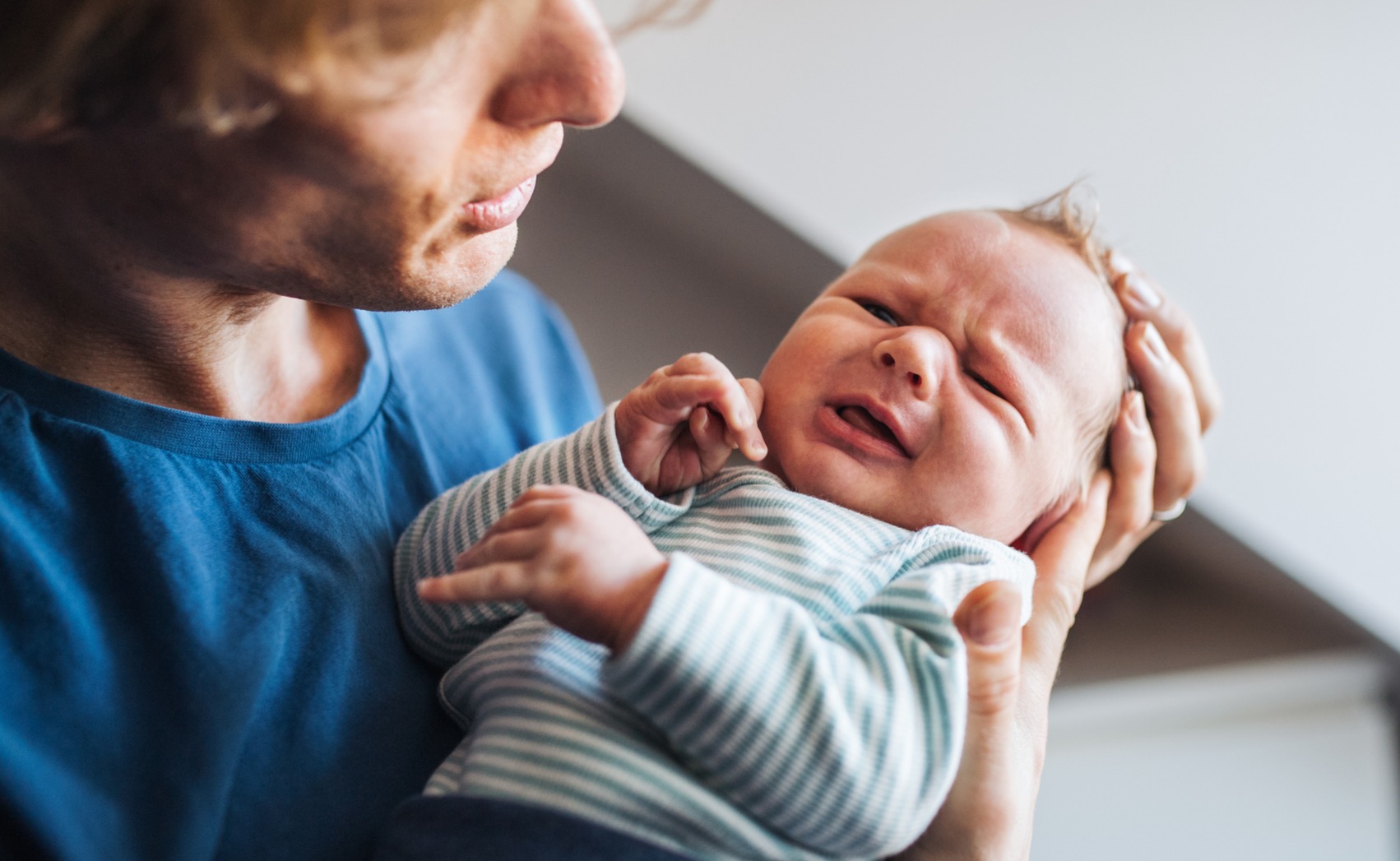 Un mois que le bébé est né, un chamboulement pour le père, pour la mère