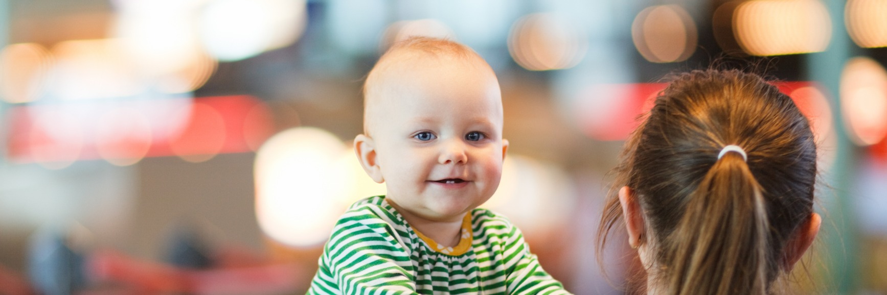 Des trucs et astuces pour partir en vacances avec un bébé 