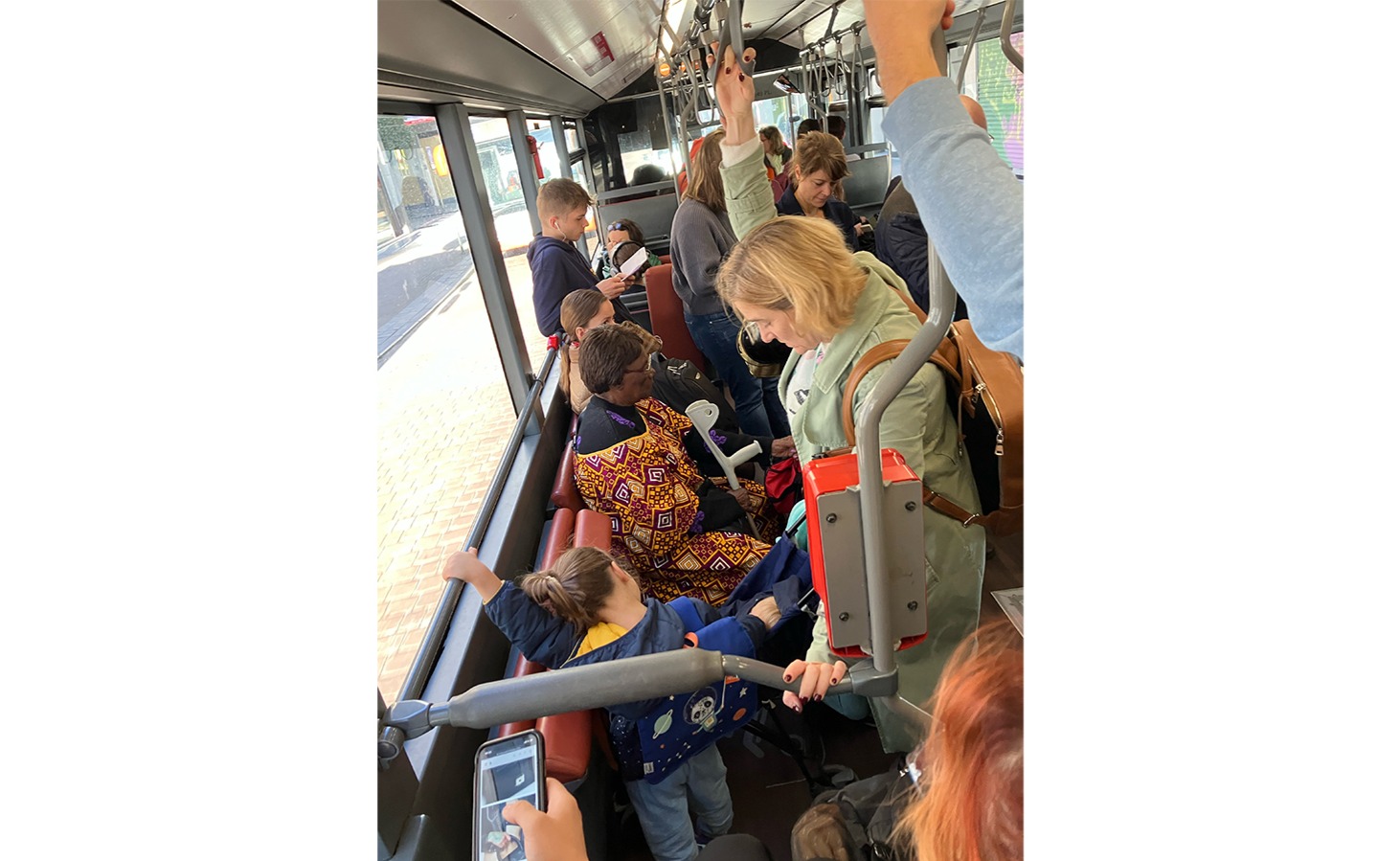 a Ligue des familles a lancé un défi à la ministre de la Mobilité, Elke Van den Brandt