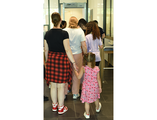En prison, des rencontres parent-enfant attente