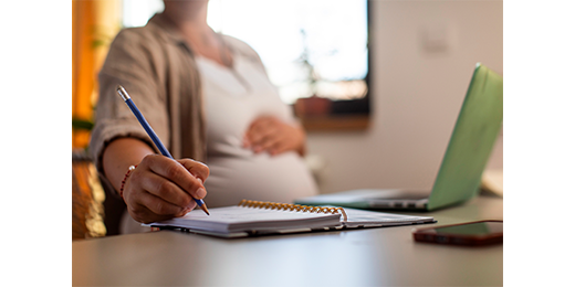 Les indépendantes vont enfin bénéficier d'un congé maternité égal aux autres mères