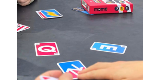 Momo, un jeu de société d'ambiance autour des mots